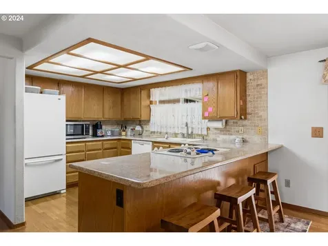 2588 Roberts Road Medford OR 97504