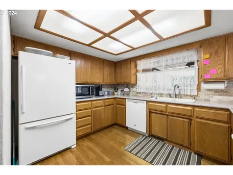 2588 Roberts Road Medford OR 97504
