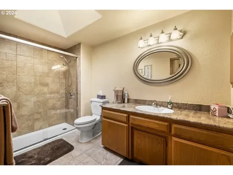 2588 Roberts Road Medford OR 97504