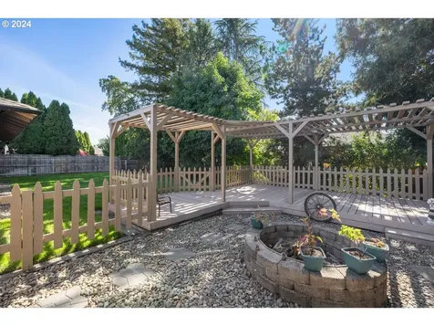 2588 Roberts Road Medford OR 97504