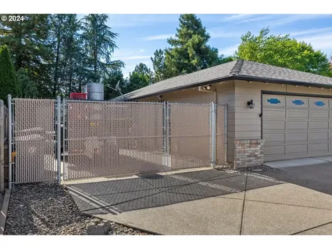 2588 Roberts Road Medford OR 97504