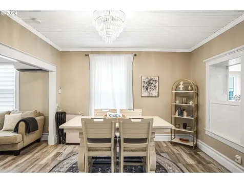 312 D Street Silverton OR 97381