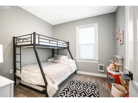 312 D Street Silverton OR 97381