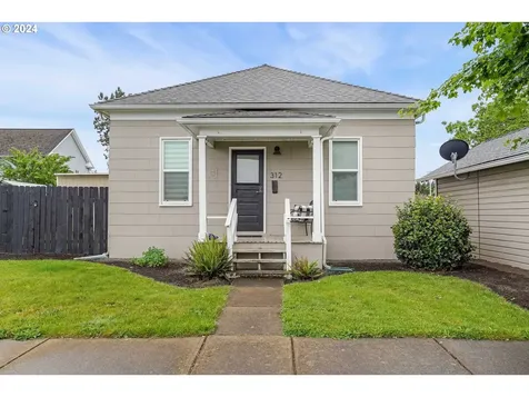 312 D Street Silverton OR 97381
