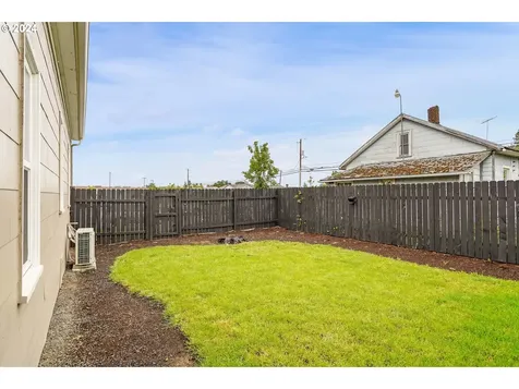 312 D Street Silverton OR 97381