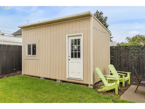 312 D Street Silverton OR 97381