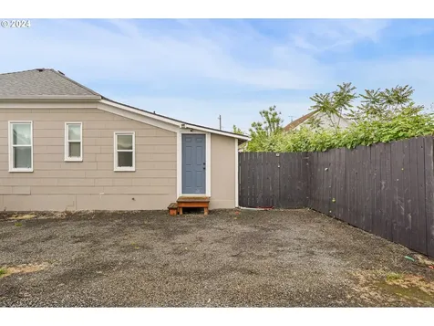 312 D Street Silverton OR 97381