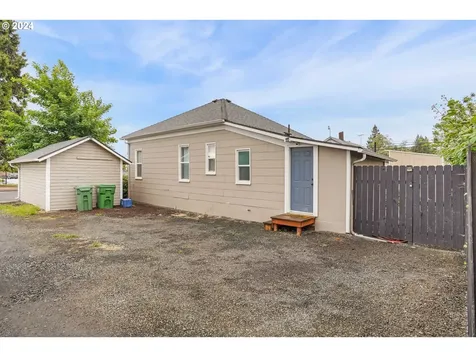 312 D Street Silverton OR 97381