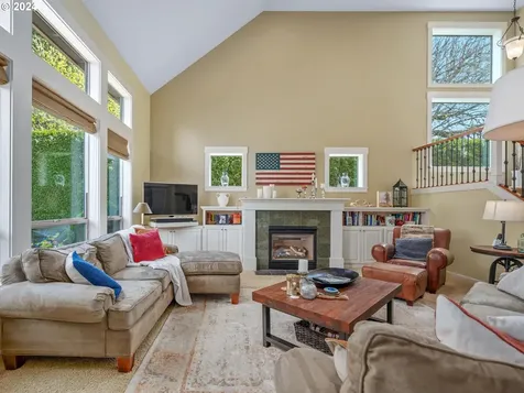 2084 N Walnut Street Canby OR 97013