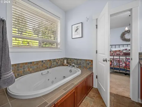 2084 N Walnut Street Canby OR 97013