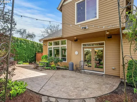 2084 N Walnut Street Canby OR 97013