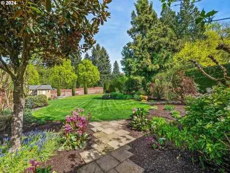 2084 N Walnut Street Canby OR 97013