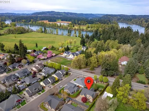 2084 N Walnut Street Canby OR 97013