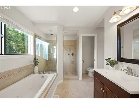 17070 Se Hagen Road Happy Valley OR 97086