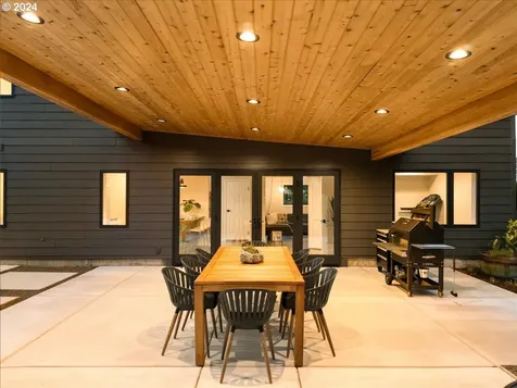 17070 Se Hagen Road Happy Valley OR 97086