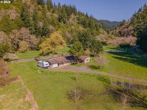 96601 Larson Lane North Bend OR 97459