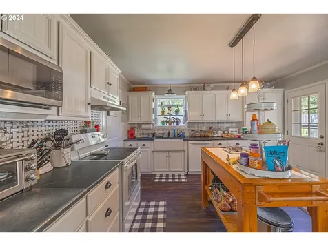 96601 Larson Lane North Bend OR 97459