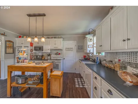 96601 Larson Lane North Bend OR 97459