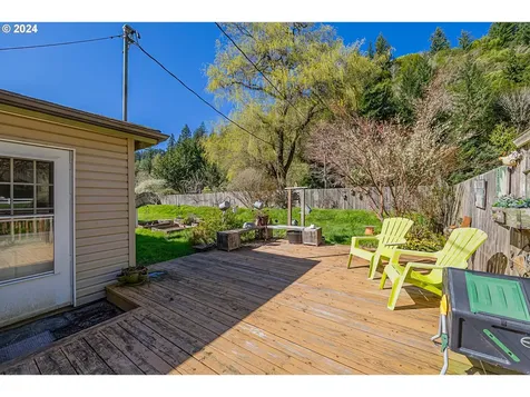 96601 Larson Lane North Bend OR 97459