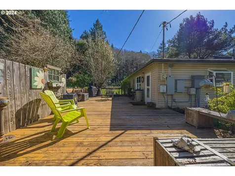 96601 Larson Lane North Bend OR 97459