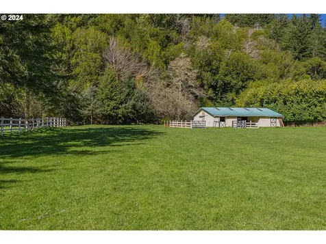 96601 Larson Lane North Bend OR 97459