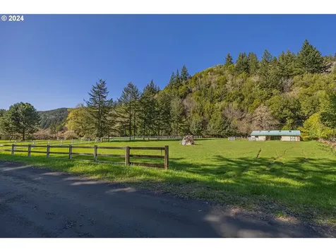 96601 Larson Lane North Bend OR 97459