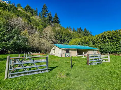 96601 Larson Lane North Bend OR 97459