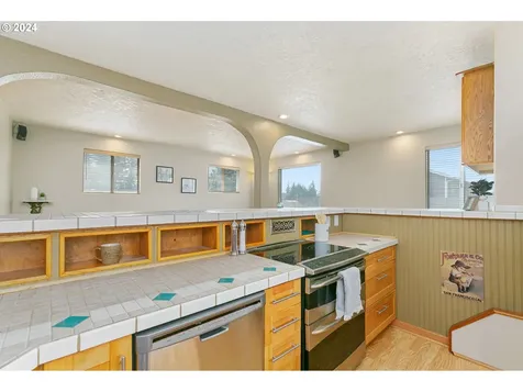 207 Nw 99th Street Vancouver WA 98665