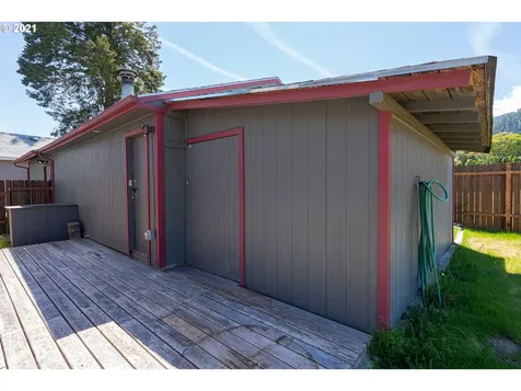 47572 Teller Road Oakridge OR 97463