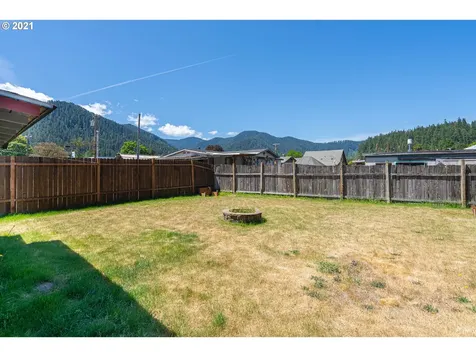 47572 Teller Road Oakridge OR 97463