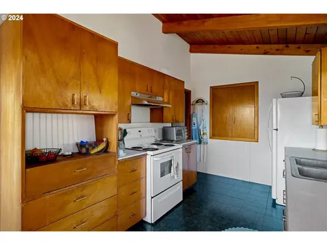 35990 13th Street Nehalem OR 97131