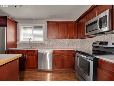 1925 NE Darby Street Hillsboro OR 97124