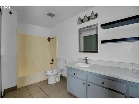 1925 NE Darby Street Hillsboro OR 97124