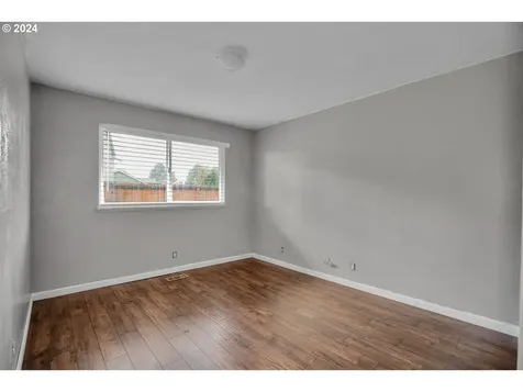 1925 NE Darby Street Hillsboro OR 97124