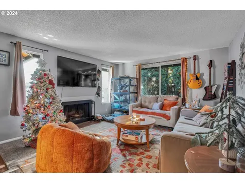 1925 NE Darby Street Hillsboro OR 97124