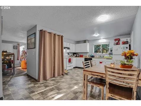 1925 NE Darby Street Hillsboro OR 97124