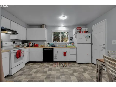 1925 NE Darby Street Hillsboro OR 97124