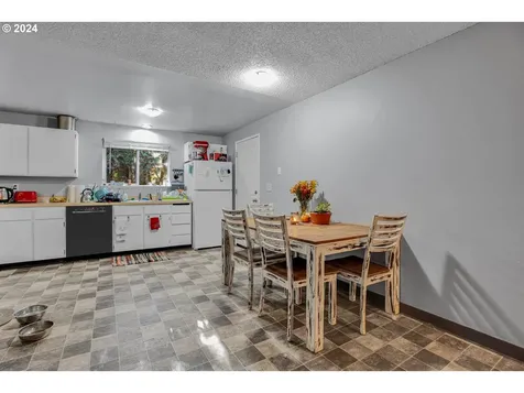 1925 NE Darby Street Hillsboro OR 97124