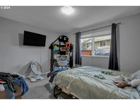 1925 NE Darby Street Hillsboro OR 97124
