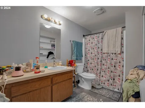 1925 NE Darby Street Hillsboro OR 97124