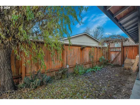 1925 NE Darby Street Hillsboro OR 97124