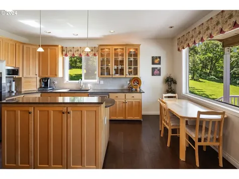 19100 NE Finnigan Hill Road Newberg OR 97132