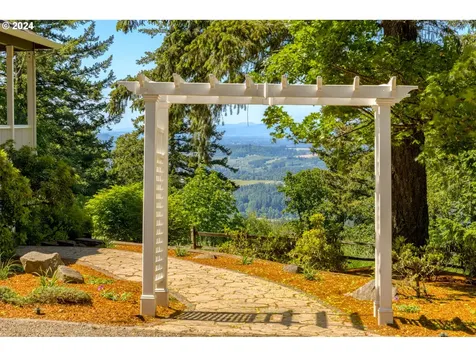 19100 NE Finnigan Hill Road Newberg OR 97132