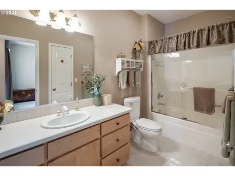 19100 NE Finnigan Hill Road Newberg OR 97132