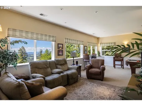 19100 NE Finnigan Hill Road Newberg OR 97132