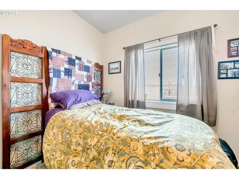 1130 S 40th Court Springfield OR 97478