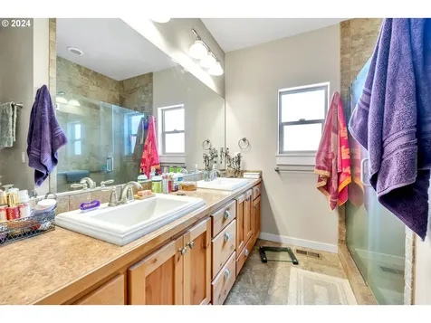 1130 S 40th Court Springfield OR 97478