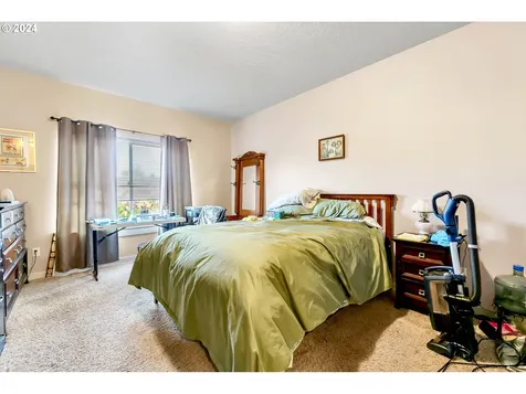 1130 S 40th Court Springfield OR 97478