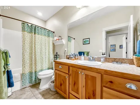 1130 S 40th Court Springfield OR 97478