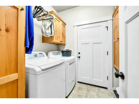 1130 S 40th Court Springfield OR 97478